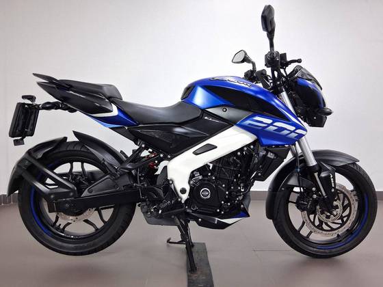 BAJAJ DOMINAR 200 